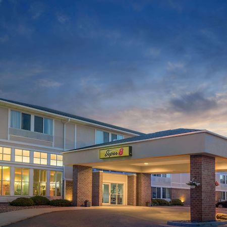 Super 8 By Wyndham Menomonie Wi Motel Ngoại thất bức ảnh